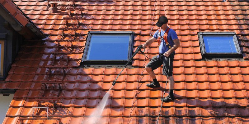 Why Softwashing is Better than Roof Pressure Washing