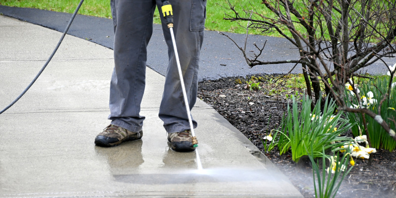 3 Industries That Benefit From Commercial Pressure Washing